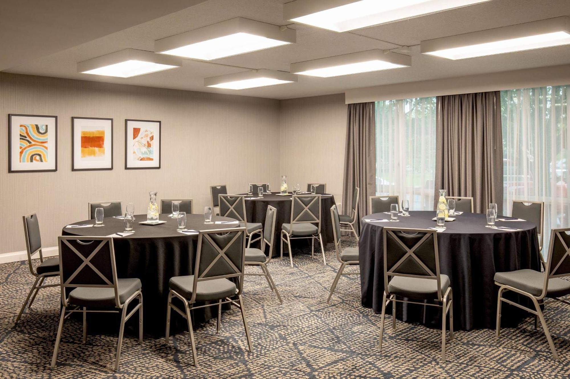 DoubleTree by Hilton Hotel Chicago - North Shore centro de conferencias Skokie Exterior foto