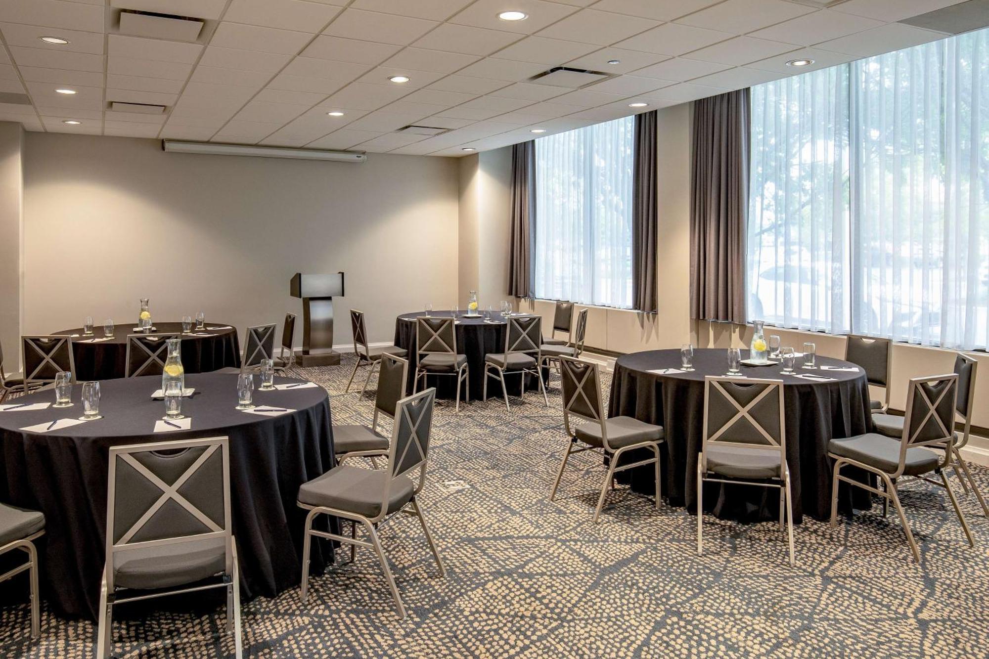 DoubleTree by Hilton Hotel Chicago - North Shore centro de conferencias Skokie Exterior foto